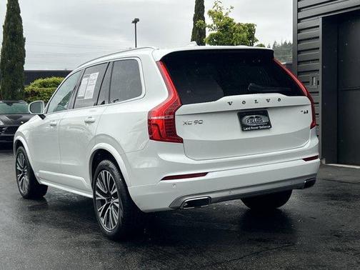 2021 Volvo XC90 T6 Momentum 7 Passenger