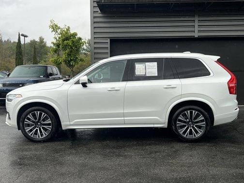 2021 Volvo XC90 T6 Momentum 7 Passenger