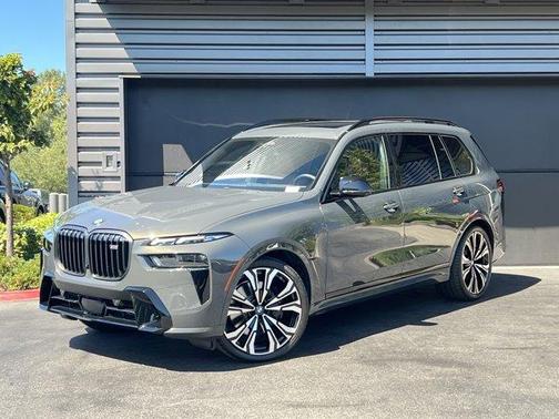 2024 BMW X7 M60i