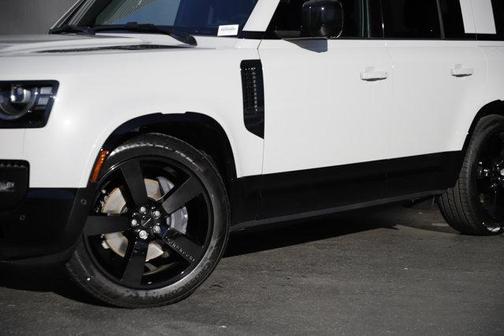 2026 Land Rover Defender 110 X-Dynamic SE