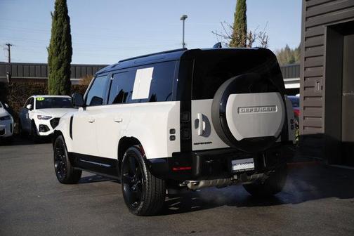 2026 Land Rover Defender 110 X-Dynamic SE