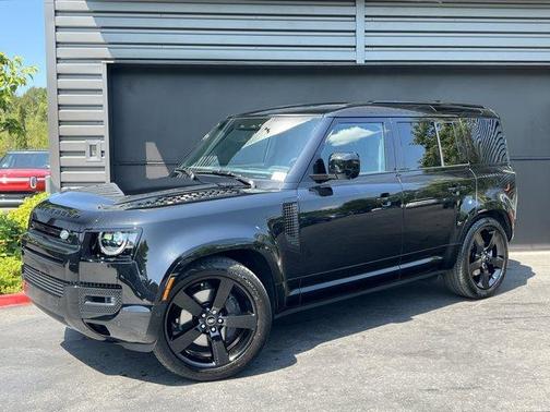 2025 Land Rover Defender P400 X-Dynamic SE