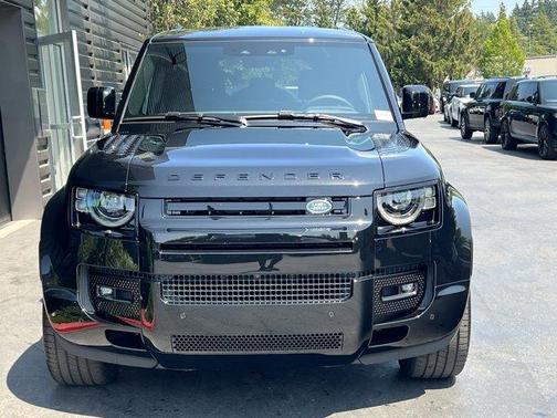 2025 Land Rover Defender P400 X-Dynamic SE