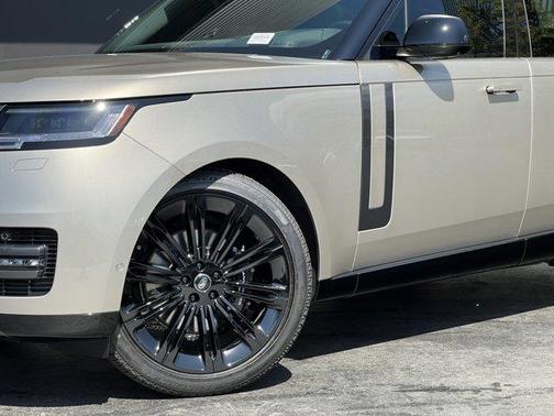 2025 Land Rover Range Rover P400 SE