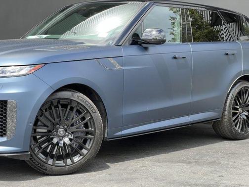 2025 Land Rover Range Rover P550e SE