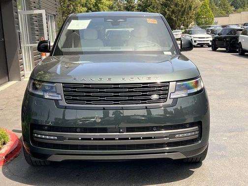 2025 Land Rover Range Rover P550e SE
