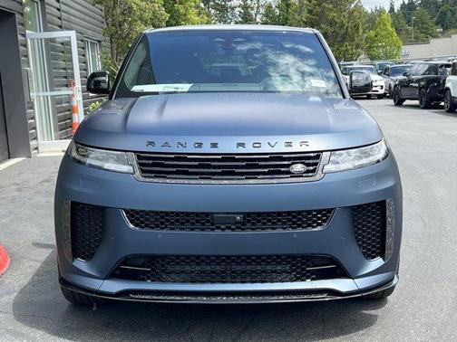 2025 Land Rover Range Rover P550e SE