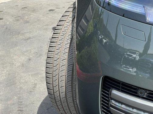 2025 Land Rover Range Rover P550e SE