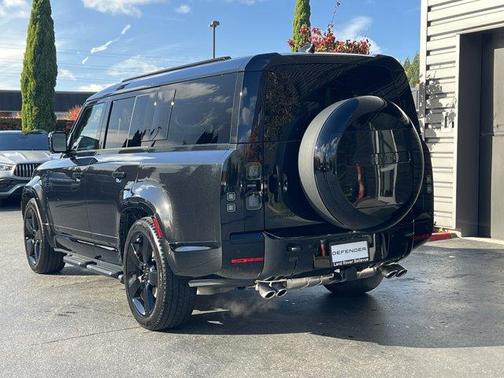 2026 Land Rover Defender 