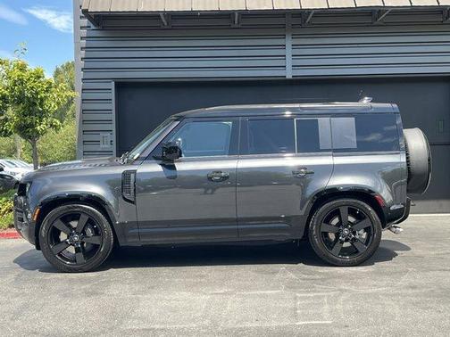 2025 Land Rover Defender P500 X-Dynamic SE