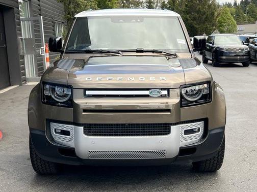 2025 Land Rover Defender P300