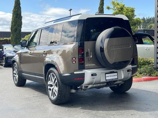 2025 Land Rover Defender P300