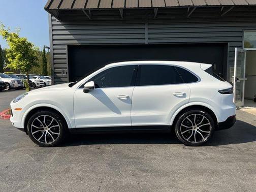 2020 Porsche Cayenne Base