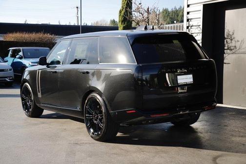 2026 Land Rover Range Rover P400 SE 7 Seat