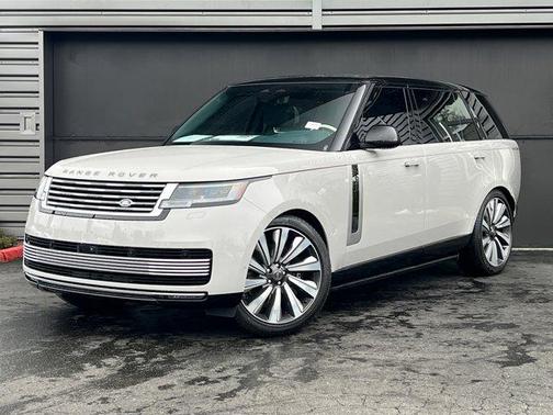 2025 Land Rover Range Rover P615 SV