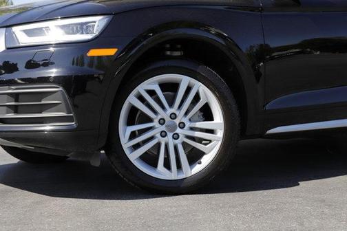 Brilliant Black 2020 Audi Q5 40 Premium Plus