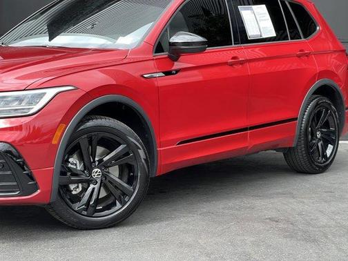 2024 Volkswagen Tiguan 2.0T SE R-Line Black