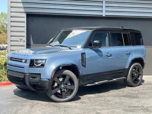 2025 Land Rover Defender P500 X-Dynamic SE