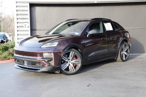 2024 Porsche Macan Turbo