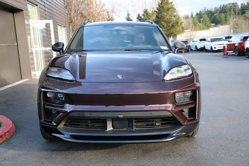 2024 Porsche Macan Turbo