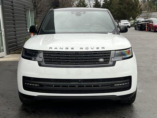 2025 Land Rover Range Rover P530 SE 7 Seat