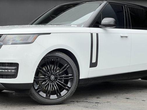 2025 Land Rover Range Rover P530 SE 7 Seat
