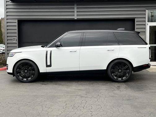 2025 Land Rover Range Rover P530 SE 7 Seat