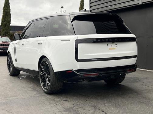 2025 Land Rover Range Rover P530 SE 7 Seat