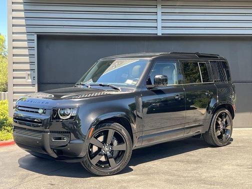 2025 Land Rover Defender P400 X-Dynamic SE