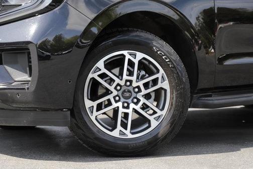 Agate Black Metallic 2025 Ford Expedition Max Active