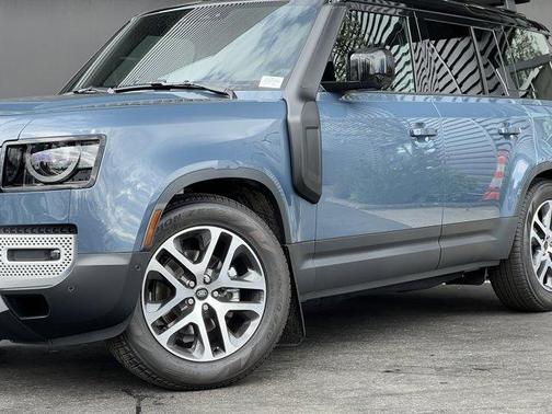 2025 Land Rover Defender P300