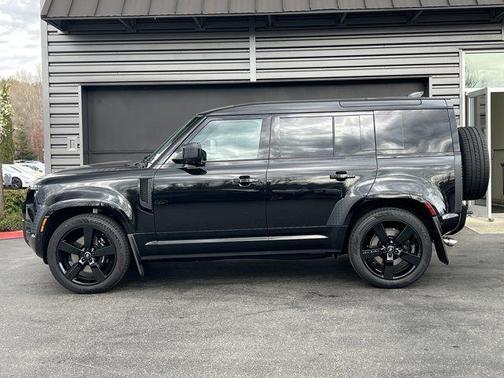 2025 Land Rover Defender P525 V8