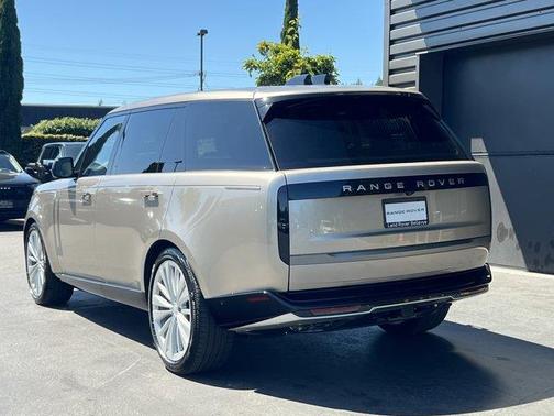 2025 Land Rover Range Rover P530 SE 7 Seat