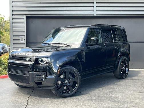 2025 Land Rover Defender P400 X-Dynamic SE