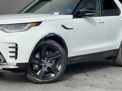 2025 Land Rover Discovery P360 Metropolitan Edition