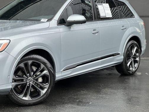 2025 Audi Q7 55 Premium Plus
