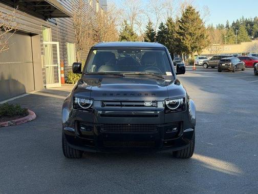 2026 Land Rover Defender 110 X-Dynamic SE