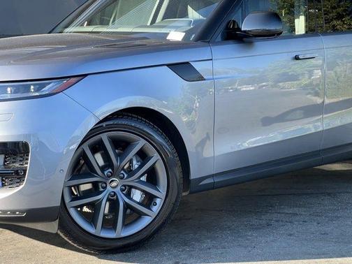 2025 Land Rover Range Rover Sport P360 SE
