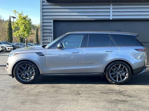 2025 Land Rover Range Rover Sport P360 SE