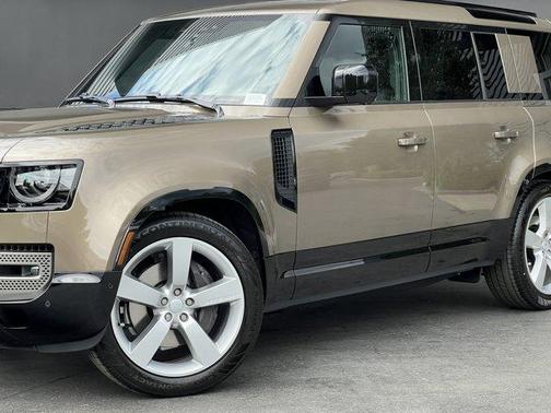 2025 Land Rover Defender P400 X-Dynamic SE