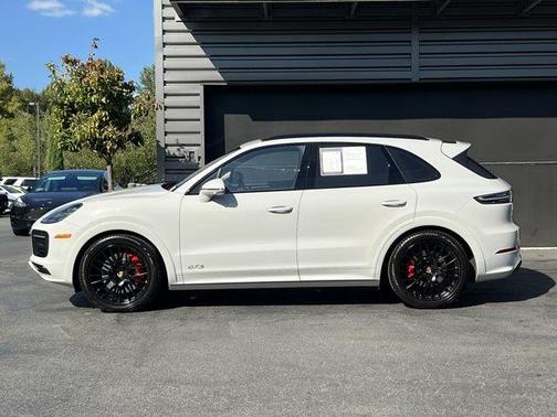 2023 Porsche Cayenne GTS