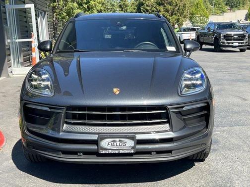 2022 Porsche Macan Base