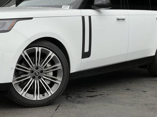 2025 Land Rover Range Rover P530 SE 7 Seat