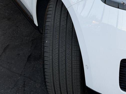 2025 Land Rover Range Rover P530 SE 7 Seat