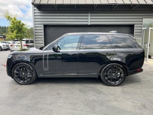 2025 Land Rover Range Rover P400 SE