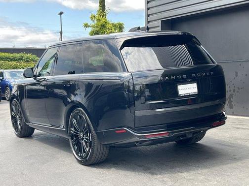 2025 Land Rover Range Rover P400 SE