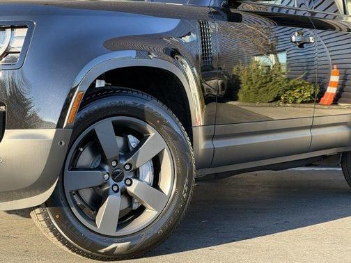 2026 Land Rover Defender 110 S