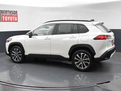 2025 Toyota Corolla Cross XLE