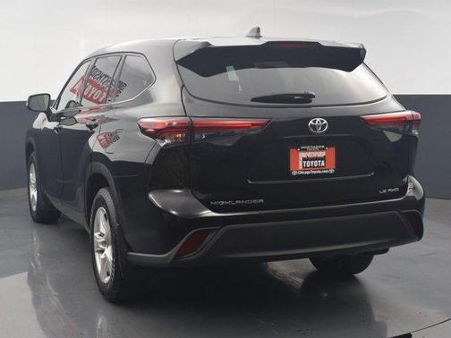 2022 Toyota Highlander LE