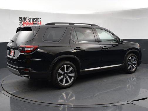 Crystal Black Pearl 2025 Honda Pilot Elite